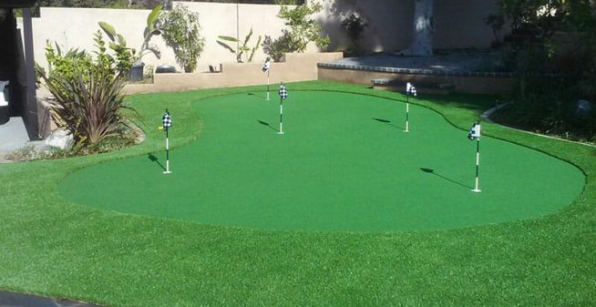 5-Hole-Backyard-Artificial-Grass-Putting-Green
