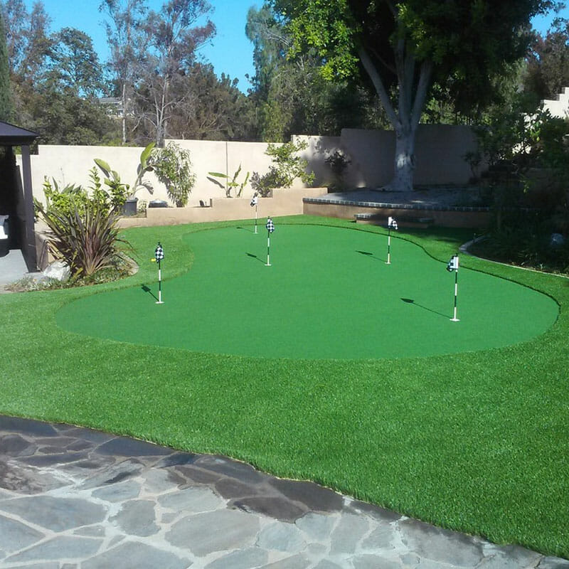 5-Hole-Backyard-Artificial-Grass-Putting-Green