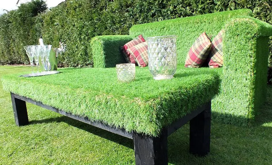 artificial-grass-coffee-table