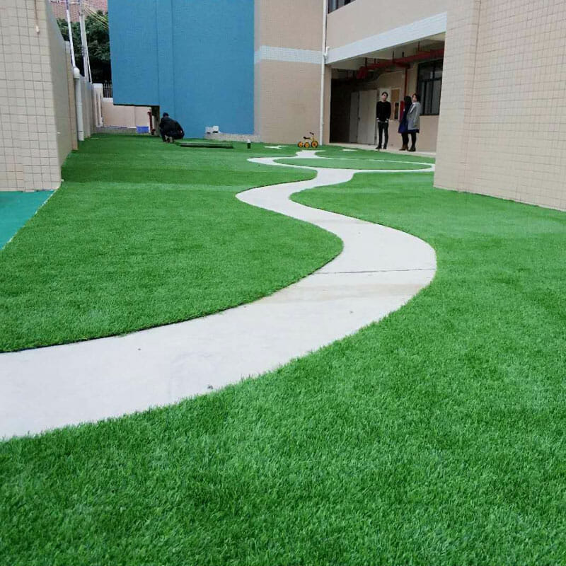 combining artificial grass with the terrain
