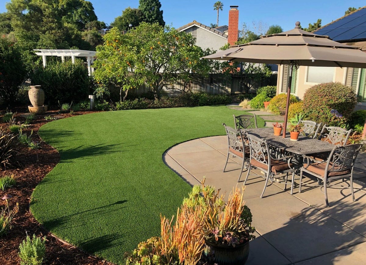 Landscape Design Ideas for Artificial Grass with Outdoor Leisure Facilities