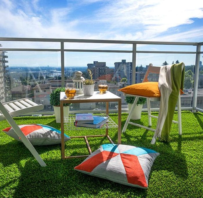 how to clean artificial grass on balcony